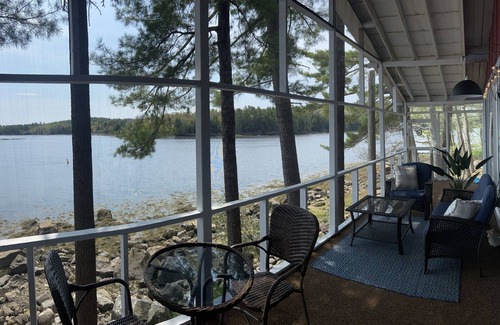 Valley Road Cabine | Cottage located on the banks of the historic St.Croix River
