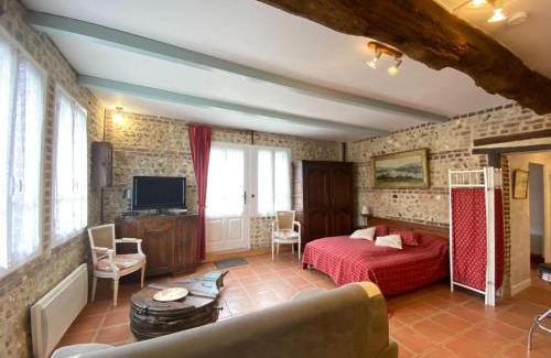 La Poterie-Cap-d'Antifer Maison | Cottage near Étretat Cliffs with Private Garden