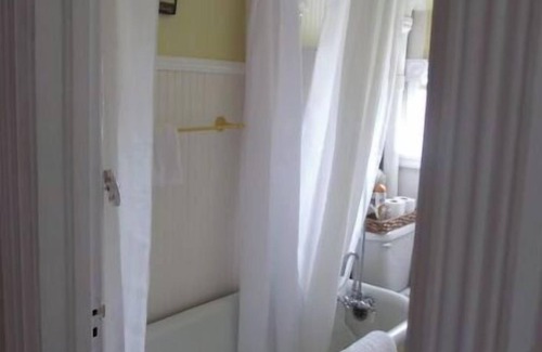 Welshpool Autre | Cottage on Friar's Bay