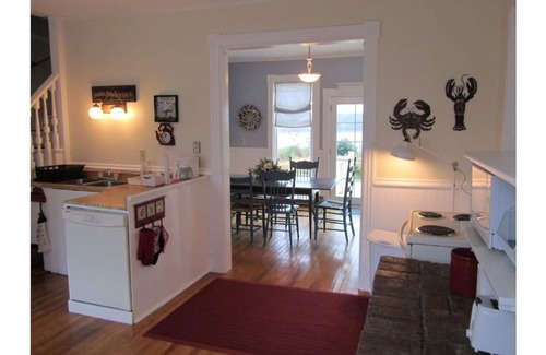 Welshpool Autre | Cottage on Friar's Bay