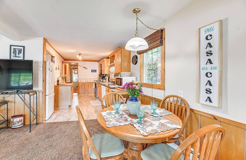 Bradford Cottage | Cottage on Lamoka Lake w/ Deck, Grill & 3 Kayaks