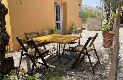 Olhao Cottage | Cottage on Organic Yoga Farm with Natural Swimming Pool near Fuseta Beach!