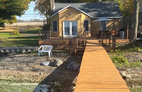 Town of Varick Cottage | Restez sur l'eau sur une péniche de luxe!