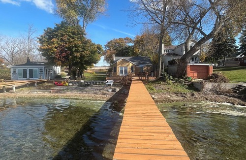 Town of Varick Cottage | Restez sur l'eau sur une péniche de luxe!