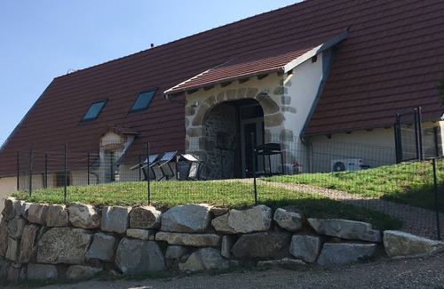Lacapelle-Viescamp Maison | Gîte à la ferme au bord du lac
