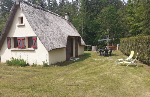 Bugeat Maison | Cottage on the banks of the Vezere river