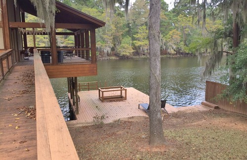 Jonesville Maison | Cottage sur le Big Cypress Bayou