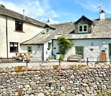 Braithwaite Maison | Cottage On The Brook