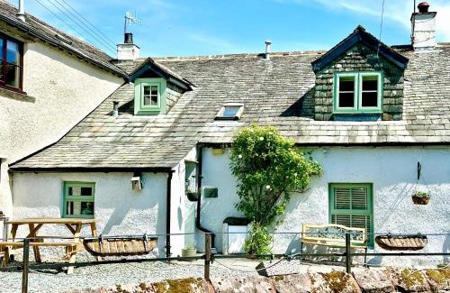 Braithwaite Maison | Cottage On The Brook