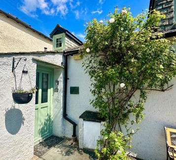 Braithwaite Maison | Cottage On The Brook