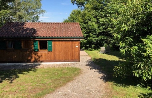 Roumegoux Chalet De Ski | Chalet à la Ferme et Pêche Privée Merisier