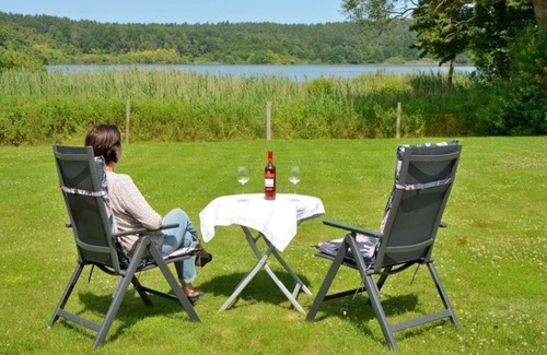 Krakow am See Maison | Chalet au bord du lac sur un grand terrain, cheminée - chalet au bord du lac