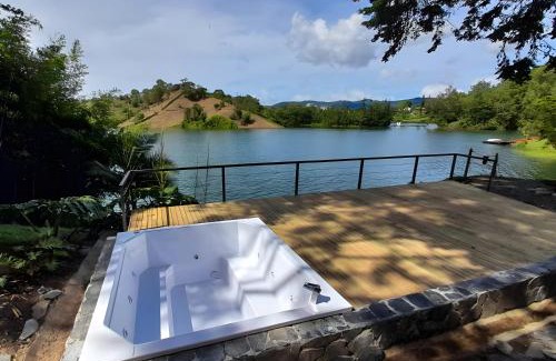 Guatape Maison | Cottage on the Lake - Cabaña privada - Guatapé - Jacuzzi