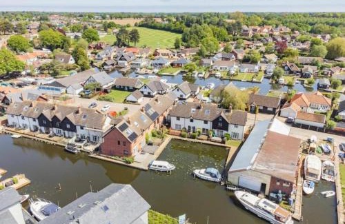 Hoveton Maison | Cottage On The Quay