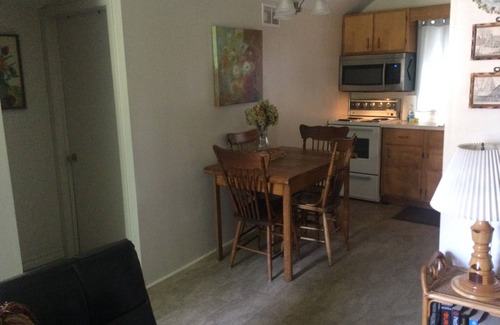 Sauble Beach Cabine | Cottage Retreat 75 Steps from the shores of spectacular Lake Huron, Sauble Beach