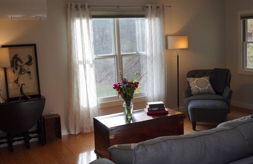 Saugerties Autre | Cottage totally upgraded on 53 acre historic farm