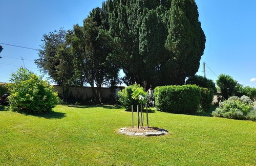 Ambleville Maison | Petite maison "location de vacances" avec terrasse privée, jardin privé et Wi-Fi