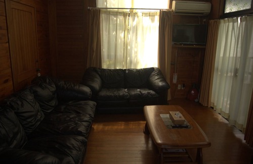 Onna Maison | Cottage, wi-fi available, BBQ terrace available, 2 parking lots, 5 minutes walk to the beach, convenience store walking distance, bathtub available