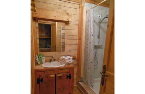 Les Moussieres Maison | Cottage with Balcony in the Haut-Jura Natural Park