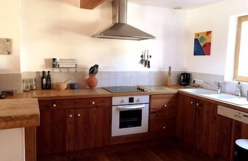 Cazals-des-Bayles Maison | Cottage with Jacuzzi, Le Pommier,. View of nature and the Pyrenees. Swimming pool, Mirepoix