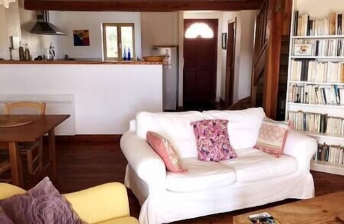 Cazals-des-Bayles Maison | Cottage with Jacuzzi, Le Pommier,. View of nature and the Pyrenees. Swimming pool, Mirepoix