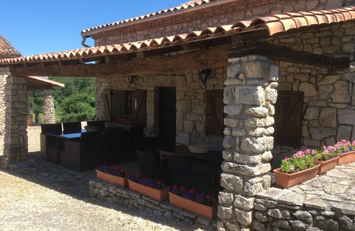 Marthon Cottage | Cottage avec chauffée Piscine eau de mer dans un cadre privé et paisible.