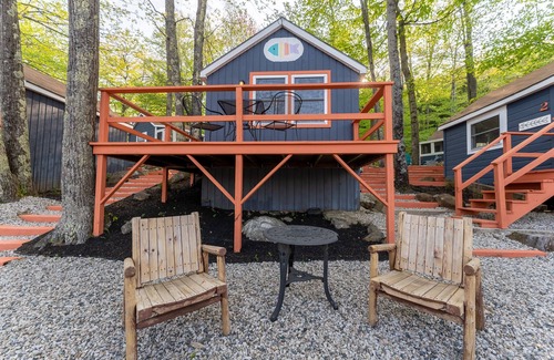 Alton Bay Cabine | Cottage with Lake Views & Access Now featuring AC Wi-FI and TV