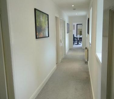 Shotts Maison | Cottage with Panoramic Views