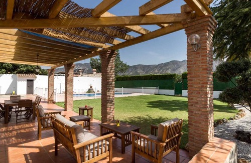 Durcal Villa | Cottage avec piscine, jardin avec vue et wifi