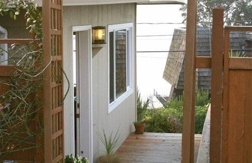 Three Tree Point Cottage | Cottage avec Puget Sound, Mount Rainier, & Vues olympiques