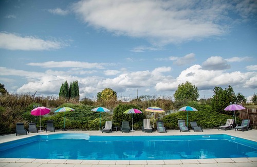 Noyant-Villages Cottage | Cottage avec piscine chauffée partagée à Le Haut Gué dans la vallée de la Loire