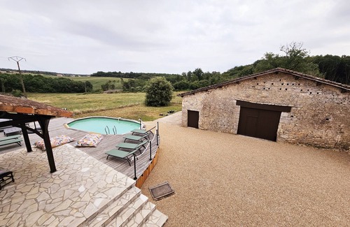 Marthon Cottage | Évasion Champêtre : Maison de Campagne et piscine