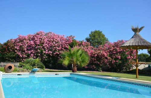 Bouillargues Cottage | gite ZEN 2 personnes dans village pres de Nimes climatisation piscine jardin