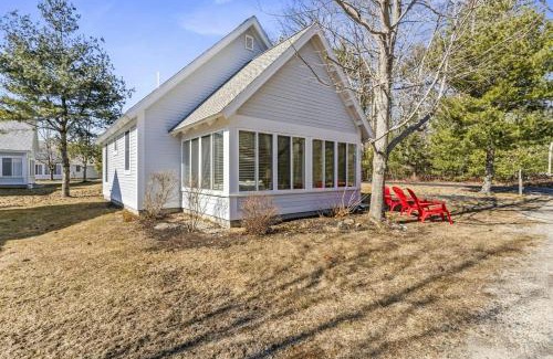 Summer Village Maison | Cottages at Summer Village Beach Get-A-Way