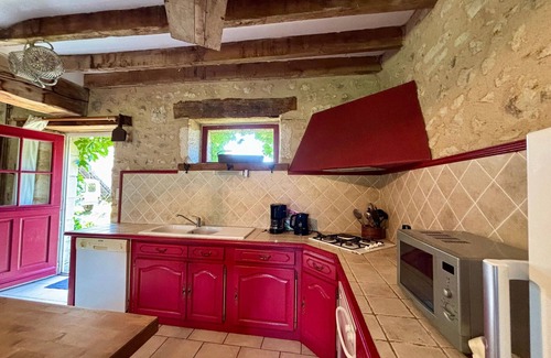 Migne Cottage | Gîtes avec piscine partagée dans la Brenne, proche sites historiques
