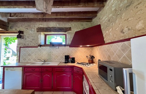 Migne Cottage | Gîtes avec piscine partagée dans la Brenne, proche sites historiques