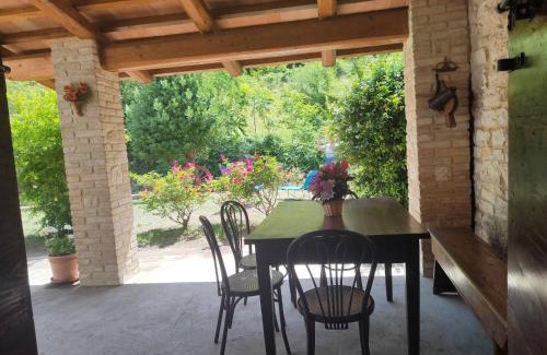 Frontone Maison | Cottege in Pietra sul Fiume