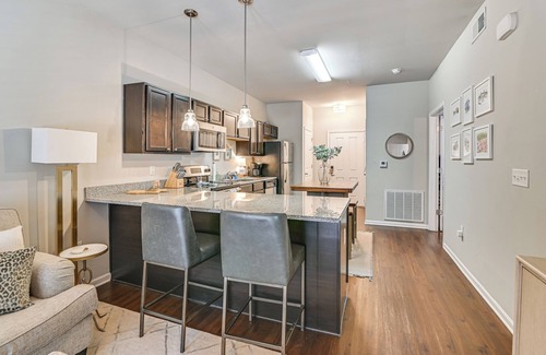 Starkville Copropriété | Cotton District Condo: Walkable Spot for Game Day!