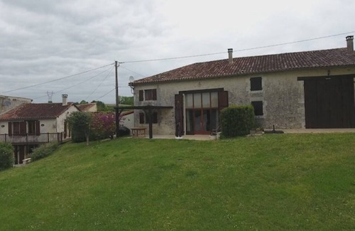 Nanteuil-de-Bourzac Maison | Coutancie, has Everything for a Carefree Holiday