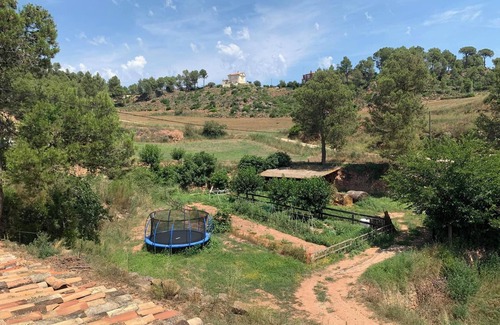 Sant Salvador de Guardiola Appartement | Country House 'Set Rengs 2' with Lake View, Shared Pool and Wi-Fi
