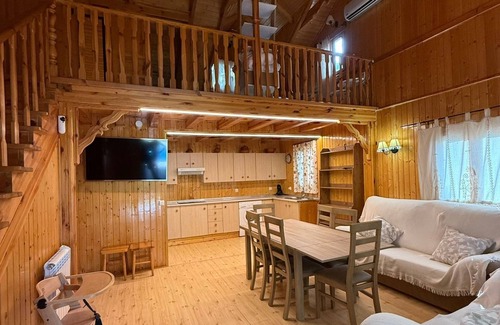 Villanueva del Arzobispo Cottage | Maison 'Casa De Madera El Vado' avec vue sur montagne et climatisation