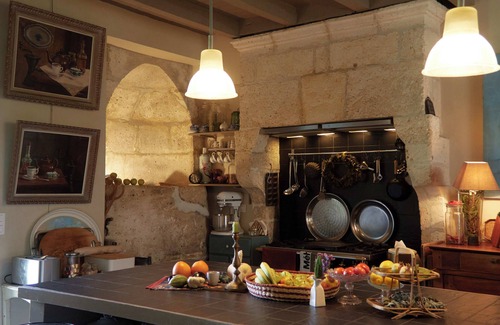 Angouleme Lit Et Petit-Déjeuner | Country bed and breakfast in the city