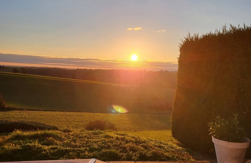 La Salvetat-Belmontet Maison | Gîte à la campagne avec piscine et spa rien que pour vous.