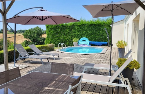 La Salvetat-Belmontet Maison | Gîte à la campagne avec piscine et spa rien que pour vous.