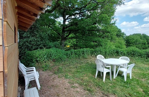 Saint-Martin-le-Mault Chalet De Ski | Country cottage surrounded by horses, sheep and rabbits