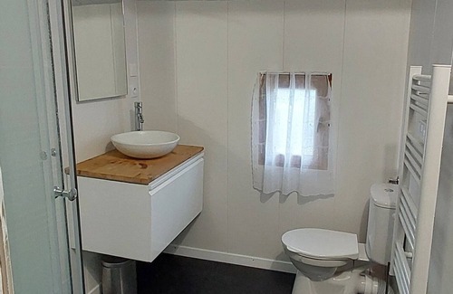 Saint-Martin-le-Mault Chalet De Ski | Country cottage surrounded by horses, sheep and rabbits