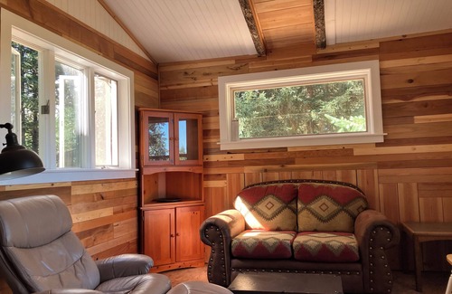 Eugene Cabine | Country cabin just 15 minutes from Hayward. Open for NCAAs and Olympic Trials!