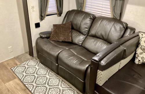 Ladson Maison | Country camping feel in the middle of Charleston Metro Area