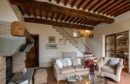 Ossaia Maison | Maison de vacances pittoresque avec piscine