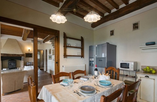 Ossaia Maison | Maison de vacances pittoresque avec piscine